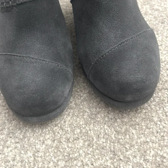 TOMS Desert Wedge Dark Gray Suede Bootie Sz 5.5 - Picture 4 of 9